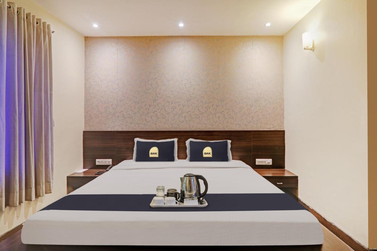 Townhouse Oak Hotel Shelter Лакхнау Экстерьер фото