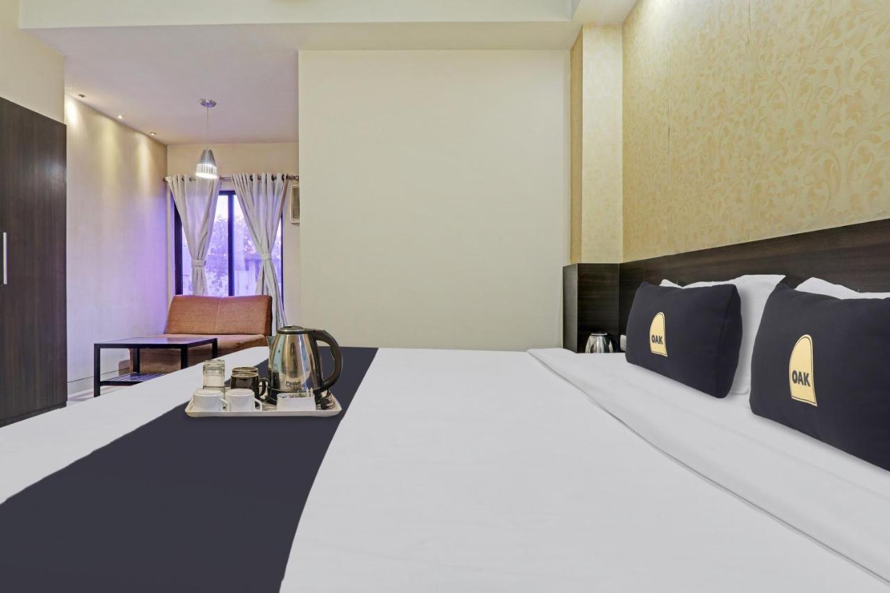 Townhouse Oak Hotel Shelter Лакхнау Экстерьер фото