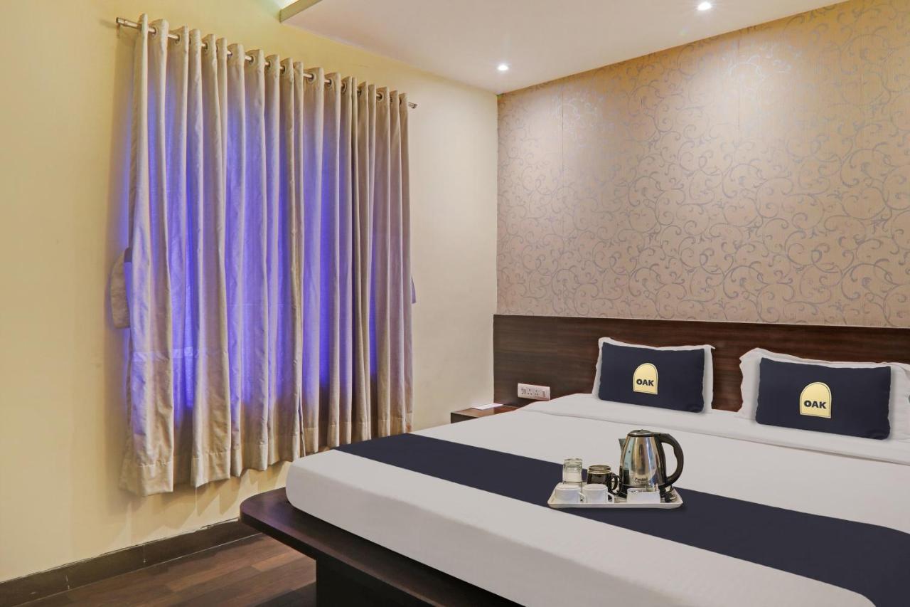 Townhouse Oak Hotel Shelter Лакхнау Экстерьер фото
