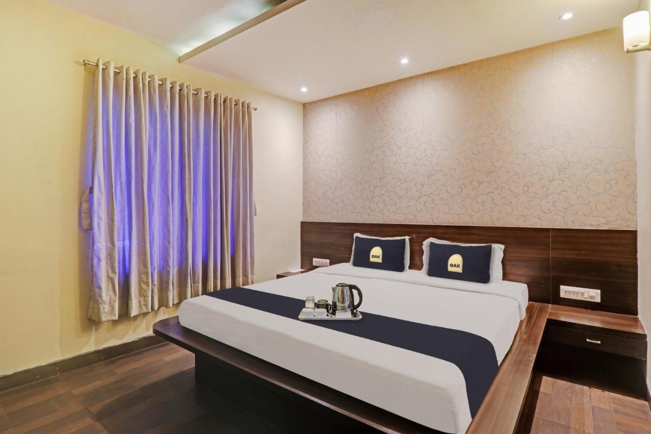 Townhouse Oak Hotel Shelter Лакхнау Экстерьер фото